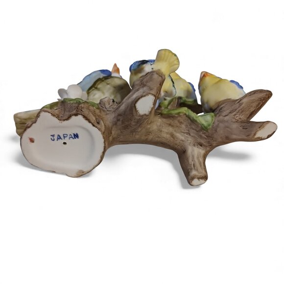 Mid-Century Vintage Ceramic JAPAN Kitsch Bluebird Family Figurine. - Picture 9 of 14